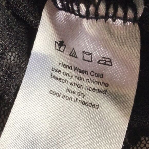 Linea Donatella Black Lace Lingerie With White Trim - Picture 10 of 10